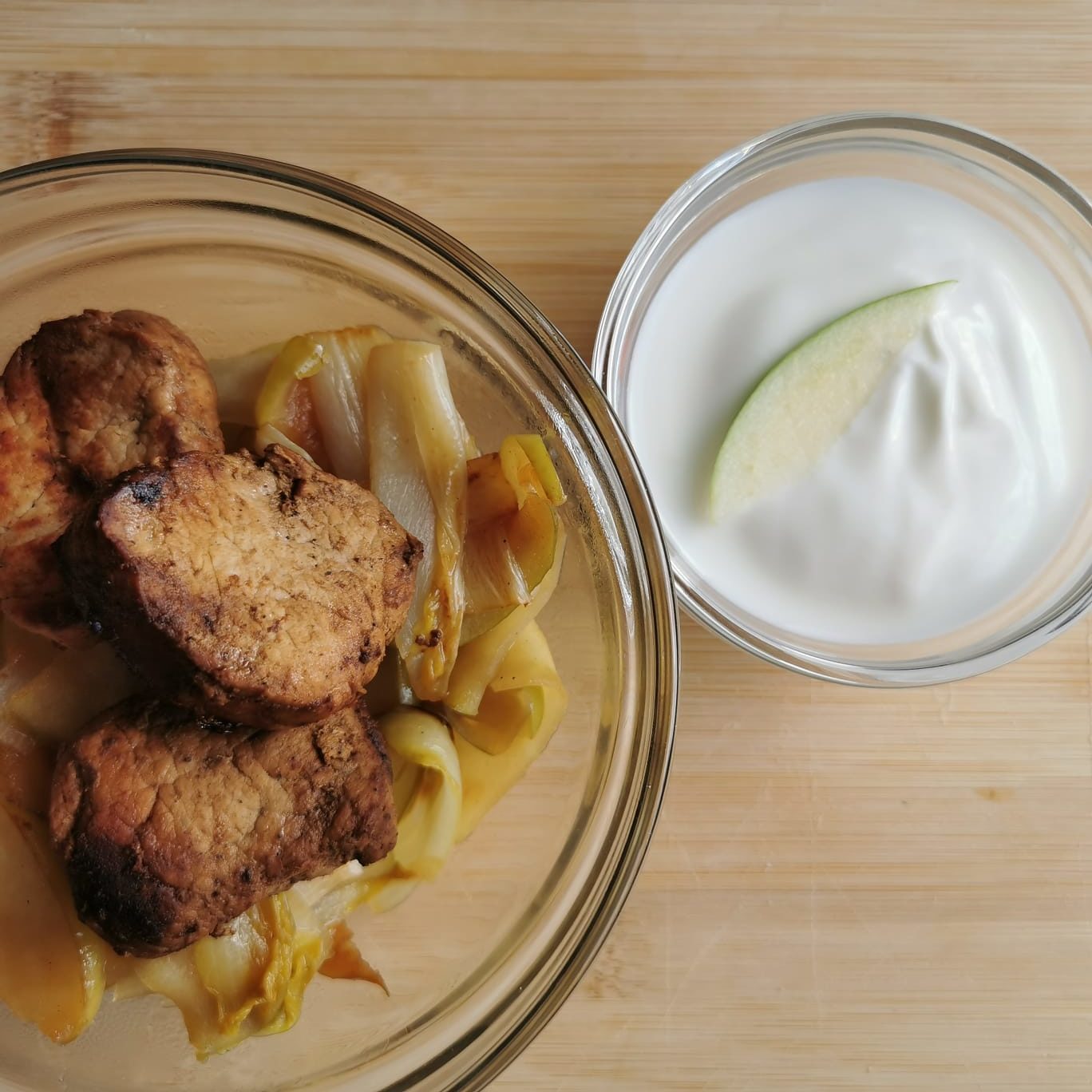 Schweinefilet mit Apfel Chicorée